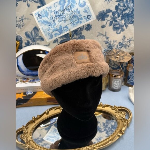 🆕 ALO YOGA 🧿 NWOT Faux Fur Ear Warmers - Toasted Almond - Picture 11 of 16
